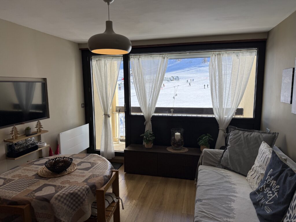 Montgenèvre location et studio Appartement conciergerie au pied des pistes de ski